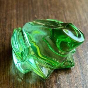 Green Frog Baccarat Crystal figurine